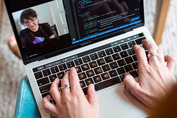 klaas vs Claude Code --teleport: External Tool vs Built-in Feature